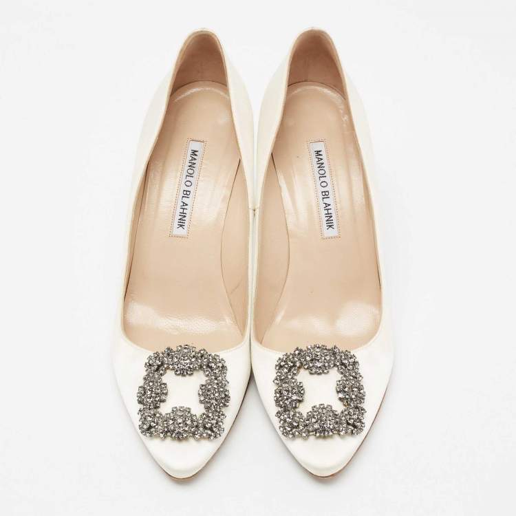 Pre Owned Manolo Blahnik Off White Satin Hangisi Pumps Size 38.5