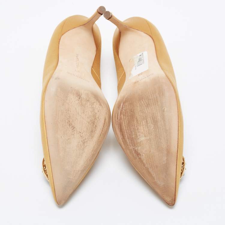 Pre Owned Manolo Blahnik Yellow Satin Jewel Embellished Pointed Toe Pumps Size 39