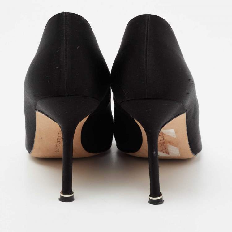 Pre Owned Manolo Blahnik Black Satin Hangisi Embellished Pumps Size 39