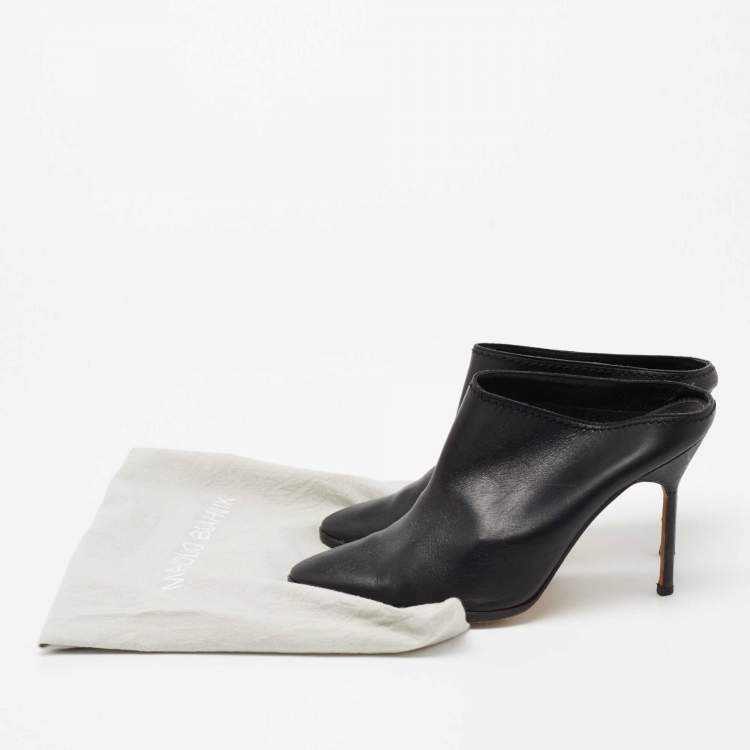 Pre Owned Manolo Blahnik Black Leather Mules Size 37.5
