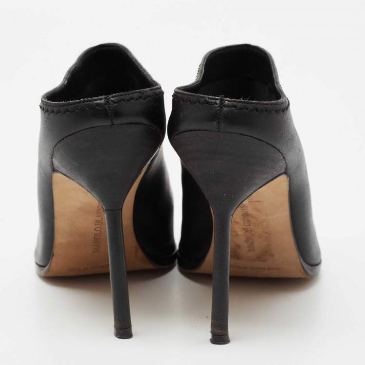 Pre Owned Manolo Blahnik Black Leather Mules Size 37.5