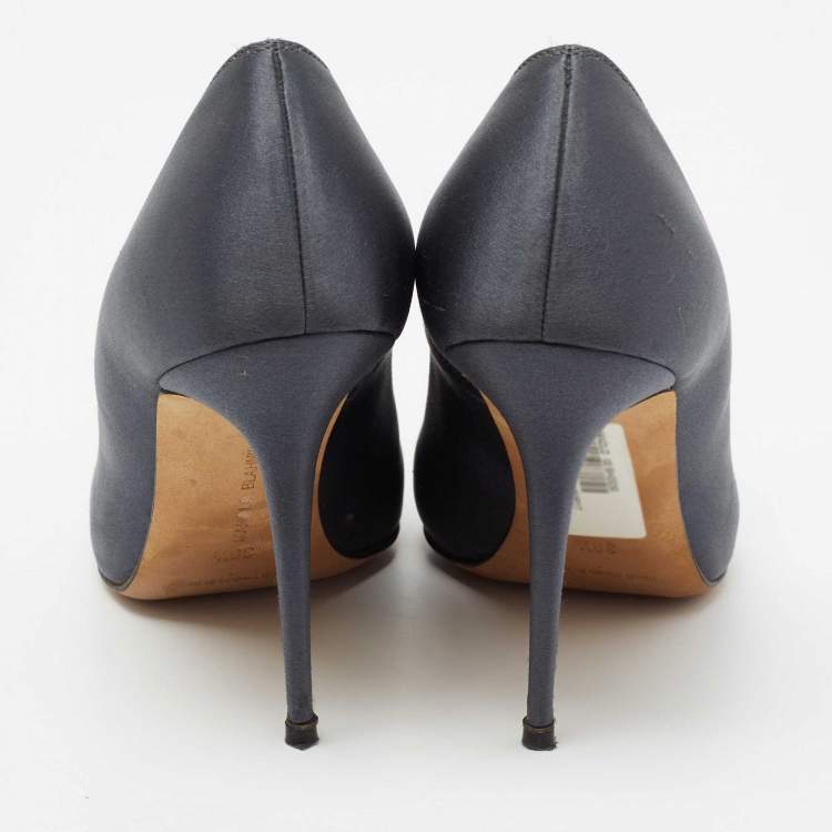 Pre Owned Manolo Blahnik Grey Satin Crystal Embellished Borlak Pumps Size 39.5