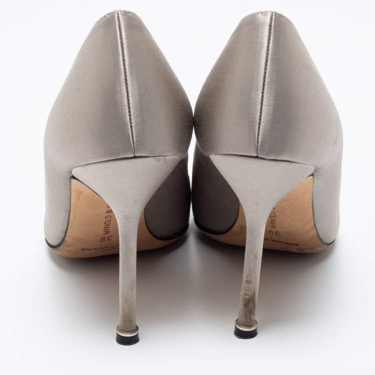 Pre Owned Manolo Blahnik Grey Satin Hangisi Pumps Size 39