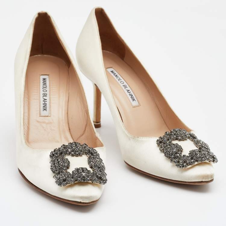 Pre Owned Manolo Blahnik Cream Satin Hangisi Crystal Embellished Pumps Size 38