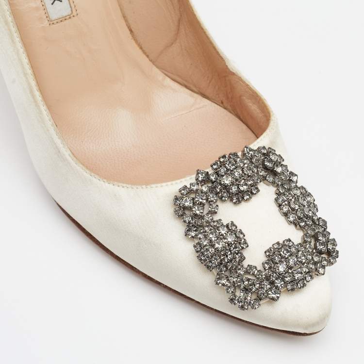 Pre Owned Manolo Blahnik Cream Satin Hangisi Crystal Embellished Pumps Size 38