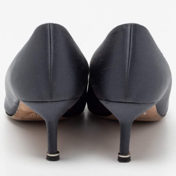 Pre Owned Manolo Blahnik Grey Satin Hangisi Embellished Pumps Size 38