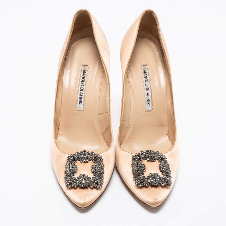 Pre Owned Manolo Blahnik Beige Satin Hangisi  Pumps Size 40