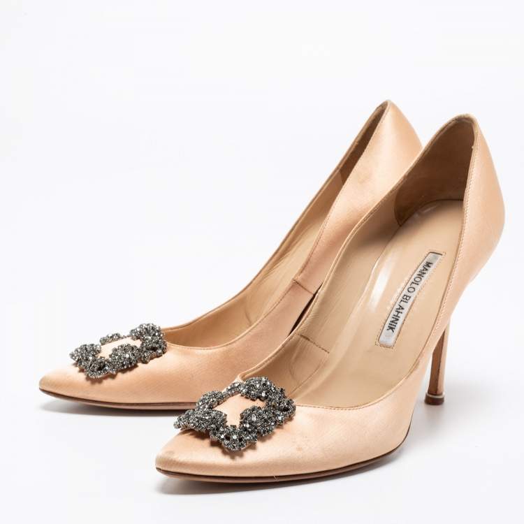 Pre Owned Manolo Blahnik Beige Satin Hangisi  Pumps Size 40