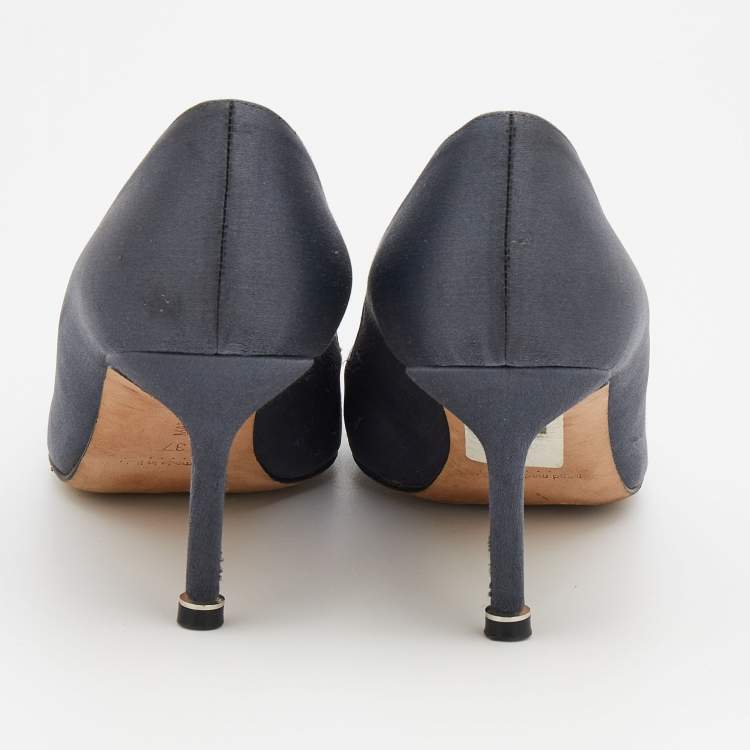 Pre Owned Manolo Blahnik Grey Satin Hangisi Crystal Embellished Pumps Size 37