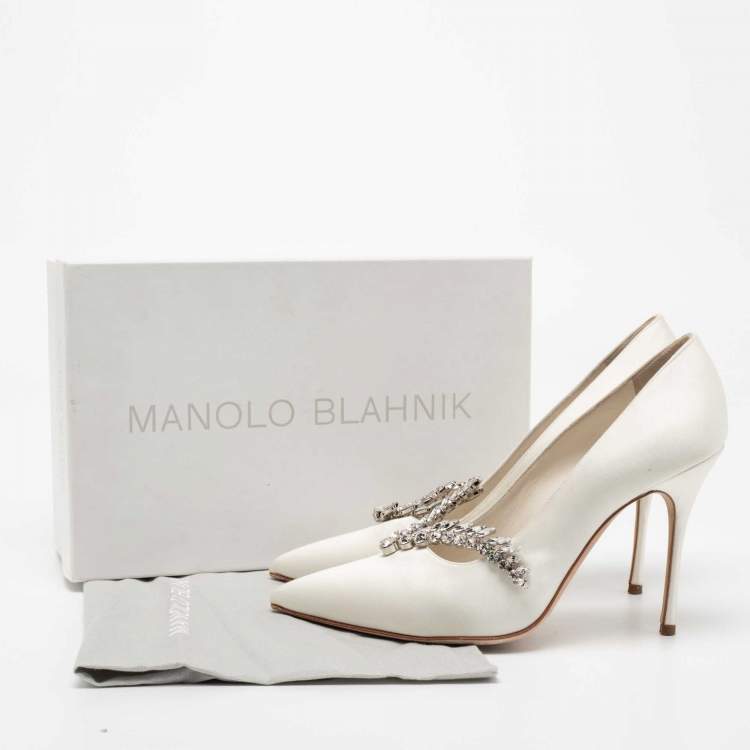 مملوكة مسبقًا Manolo Blahnik  White Satin Shufti Jewel Embellished Pumps Size 40.5