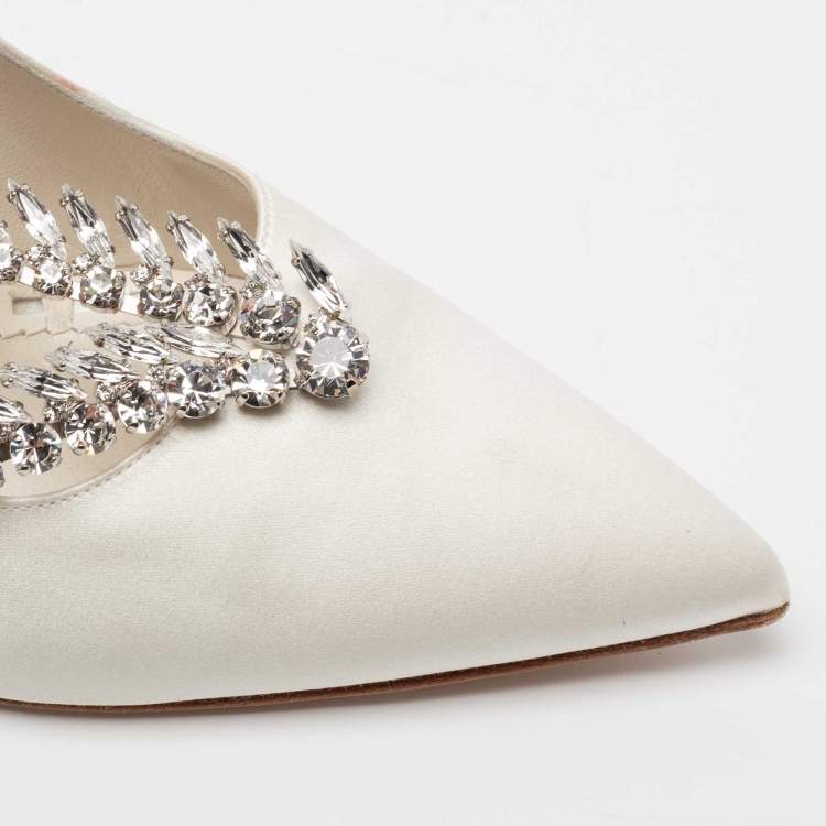 مملوكة مسبقًا Manolo Blahnik  White Satin Shufti Jewel Embellished Pumps Size 40.5