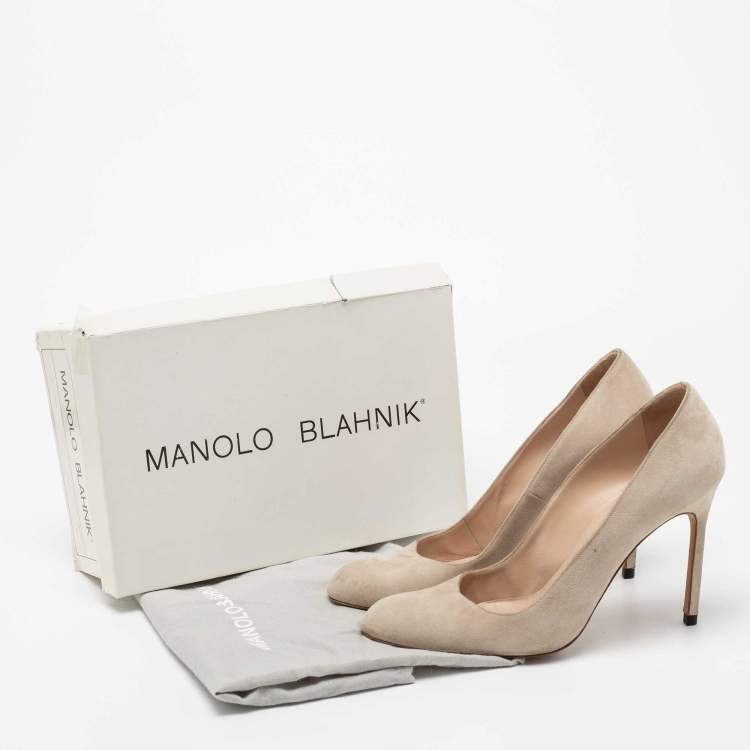 مملوكة مسبقًا Manolo Blahnik Light Beige Suede BB Pumps Size 40.5