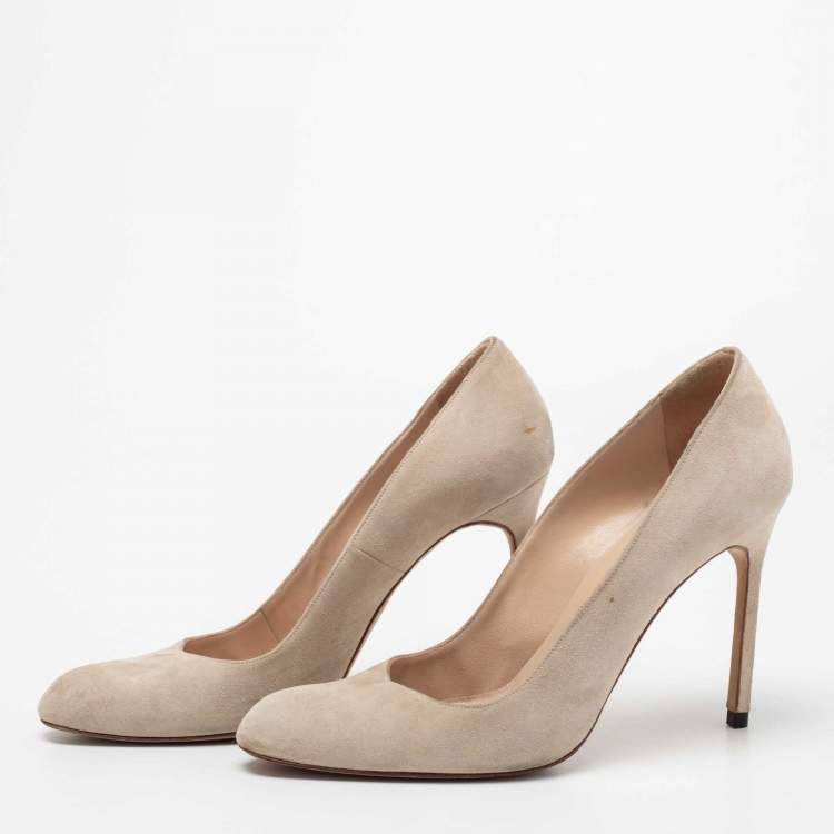 مملوكة مسبقًا Manolo Blahnik Light Beige Suede BB Pumps Size 40.5
