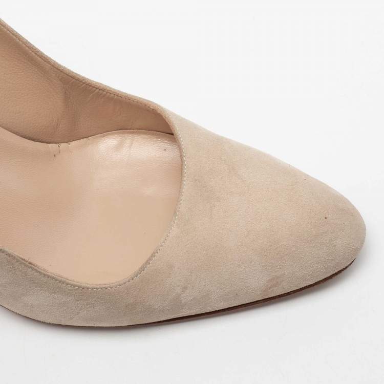 مملوكة مسبقًا Manolo Blahnik Light Beige Suede BB Pumps Size 40.5