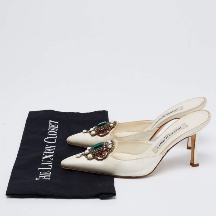 Pre Owned Manolo Blahnik Off-White Satin Eufrasia Embellished Mules Size 36.5