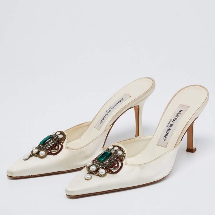 Pre Owned Manolo Blahnik Off-White Satin Eufrasia Embellished Mules Size 36.5