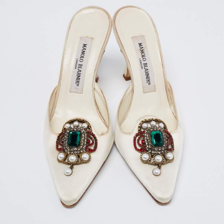Pre Owned Manolo Blahnik Off-White Satin Eufrasia Embellished Mules Size 36.5