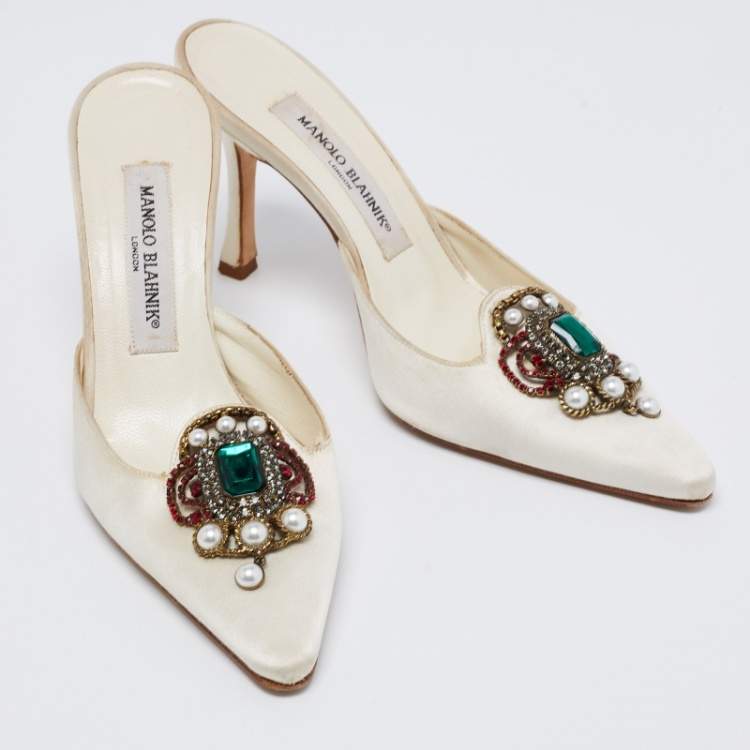 Pre Owned Manolo Blahnik Off-White Satin Eufrasia Embellished Mules Size 36.5