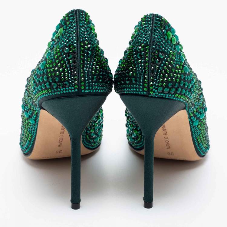 Pre Owned Manolo Blahnik Green Crystal Embellished Satin BB Pumps Size 39