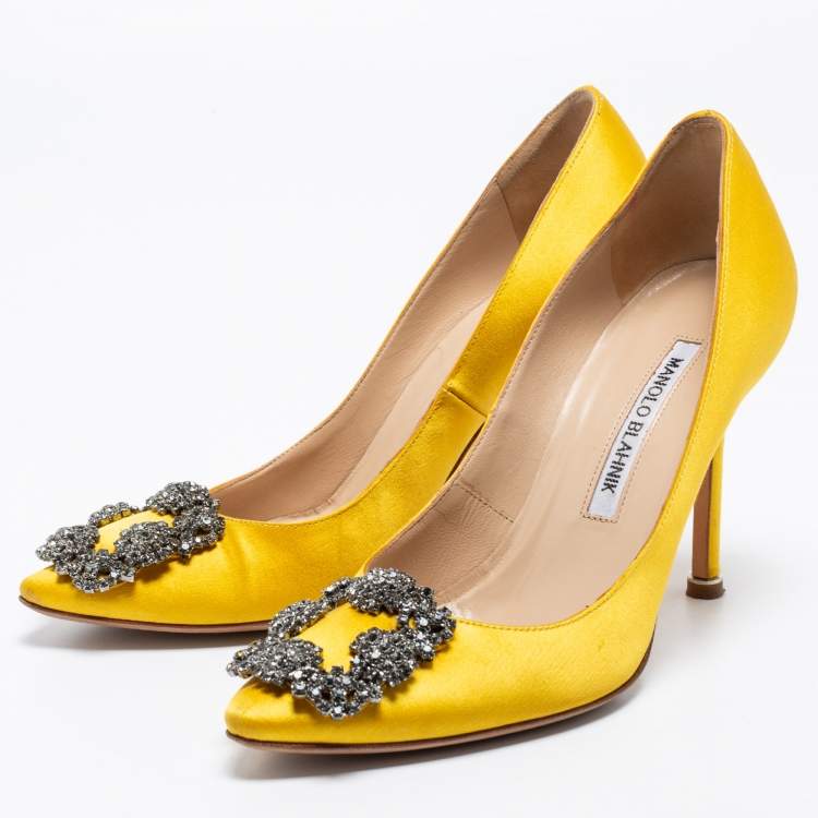 Pre Owned Manolo Blahnik Yellow Satin Hangisi Crystal Embellished Pumps Size 35.5