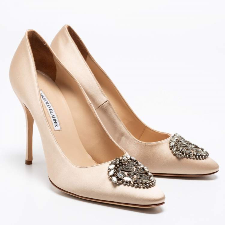 Pre Owned Manolo Blahnik Gold Satin Okkava Crystal Embellished Pumps Size 41
