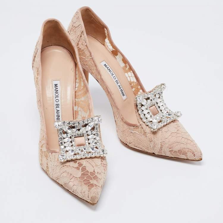 مملوكة مسبقًا Manolo Blahnik Dusty Pink Lace Borlak Crystal Embellished Pumps Size 37.5