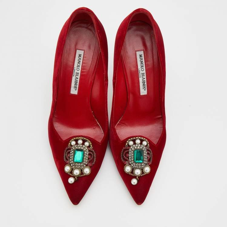 Pre Owned Manolo Blahnik Red Velvet Eufrasia Pointed Toe Pumps Size 38