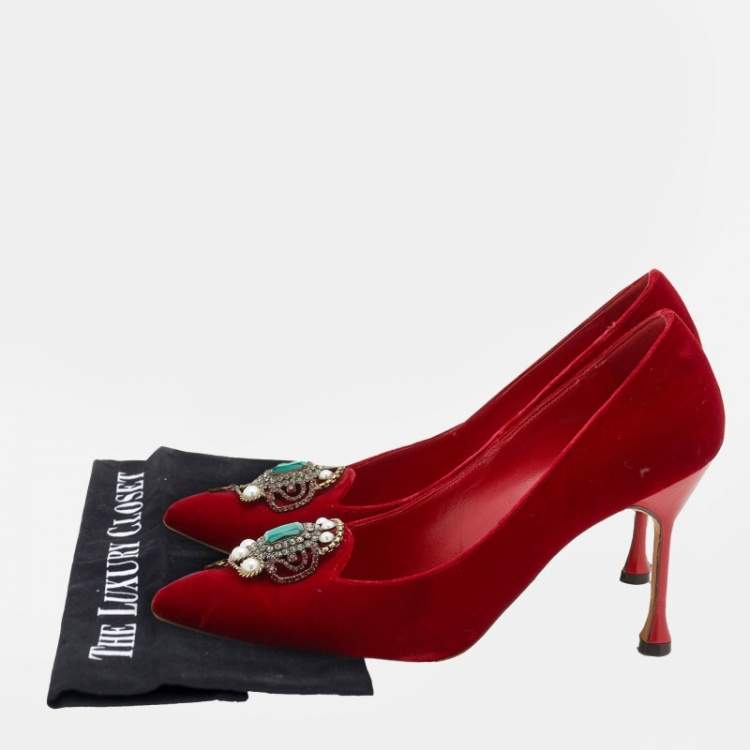 Pre Owned Manolo Blahnik Red Velvet Eufrasia Pointed Toe Pumps Size 38