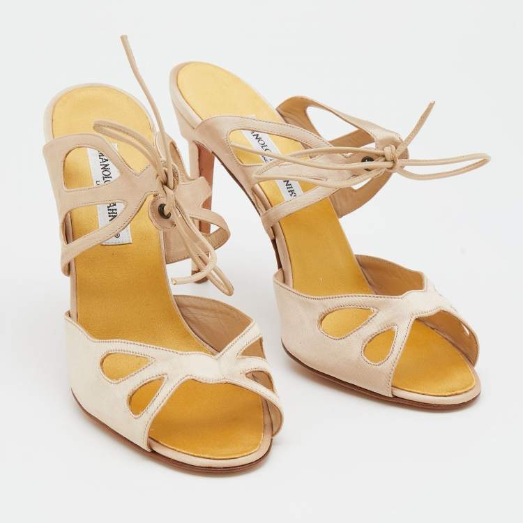 Pre Owned Manolo Blahnik Beige Satin Cut Out Lace Up Mules Size 41