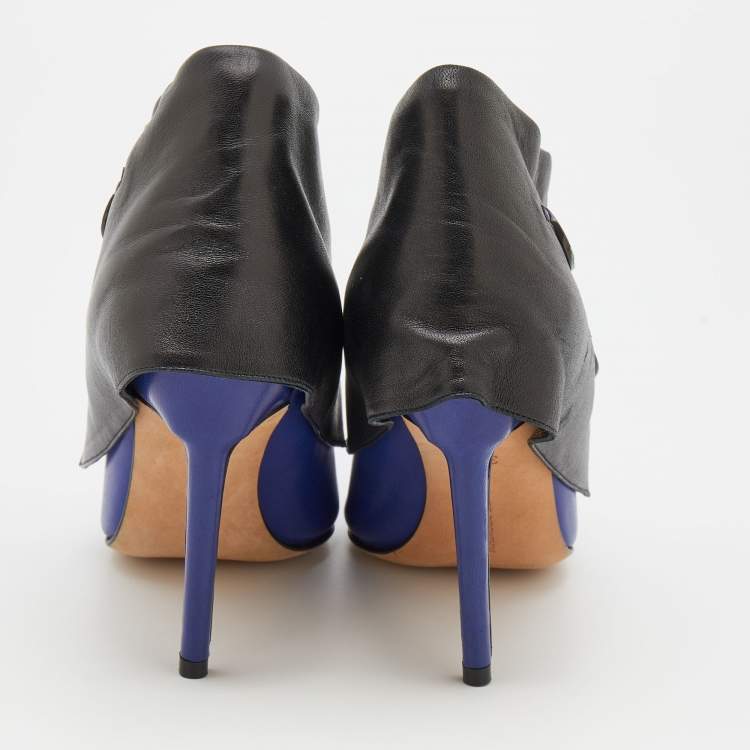 Pre Owned Manolo Blahnik Blue/Black Leather Pointed Toe Zipper Ankle Length Boots Size 36.5