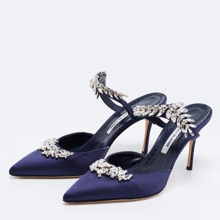 Pre Owned Manolo Blahnik Blue Satin Lurum Sandals Size 41