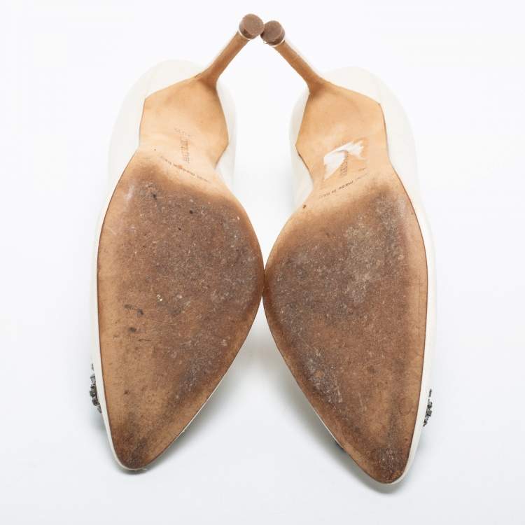 Pre Owned Manolo Blahnik White Satin Hangisi Pumps Size 38.5