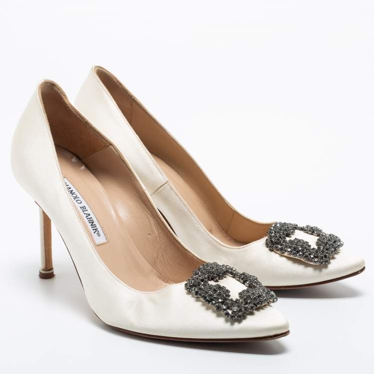Pre Owned Manolo Blahnik White Satin Hangisi Pumps Size 38.5