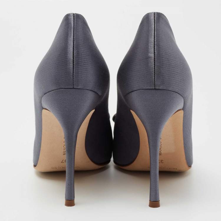 Pre Owned Manolo Blahnik Grey Satin Embellishment Pointed Toe Pumps Size 37