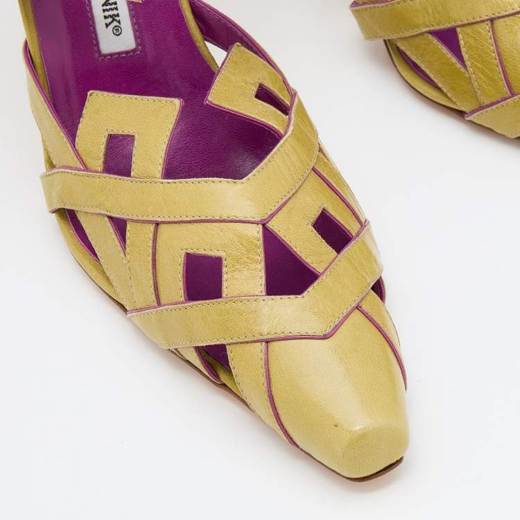 Pre Owned Manolo Blahnik Yellow Leather Cut Out Pumps Size 40