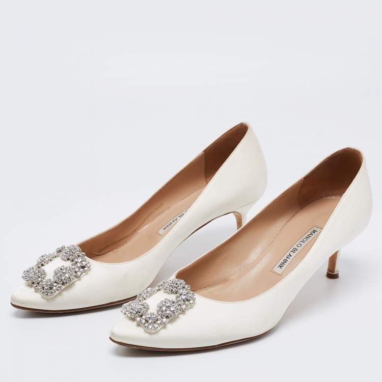 Pre Owned Manolo Blahnik Off-White Satin Hangisi Pumps Size 40.5