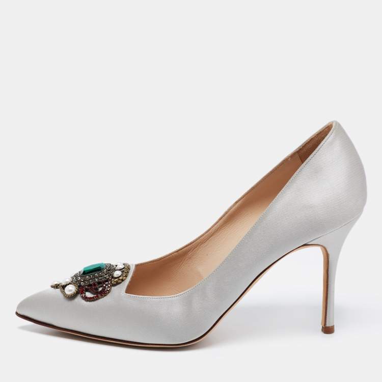 Pre Owned Manolo Blahnik Light Grey Satin Pearl Embellished Pumps Size 39