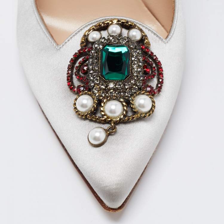 Pre Owned Manolo Blahnik Light Grey Satin Pearl Embellished Pumps Size 39