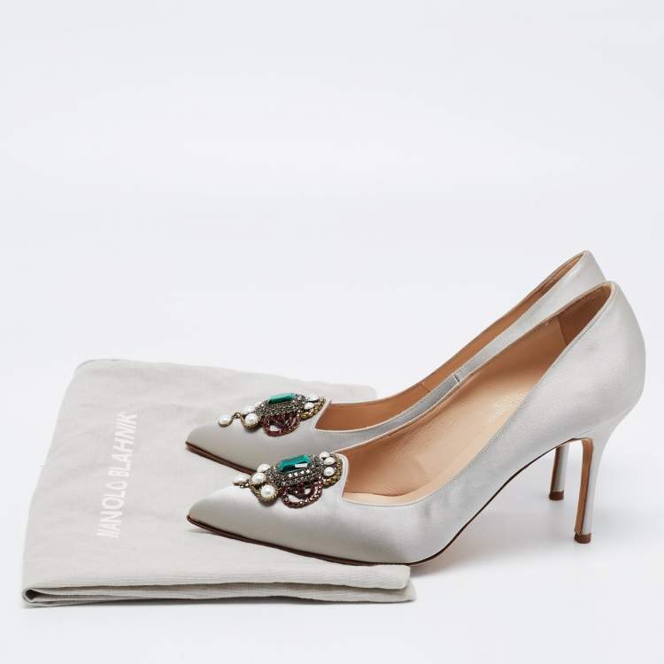 Pre Owned Manolo Blahnik Light Grey Satin Pearl Embellished Pumps Size 39