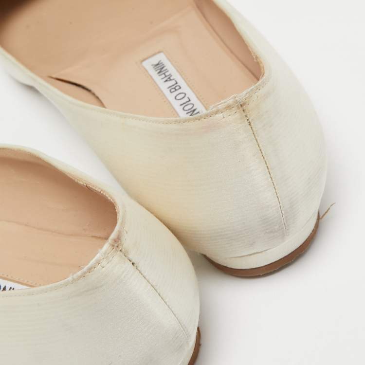 Pre Owned Manolo Blahnik Off-White Satin Hangisi Ballet Flats Size 37.5