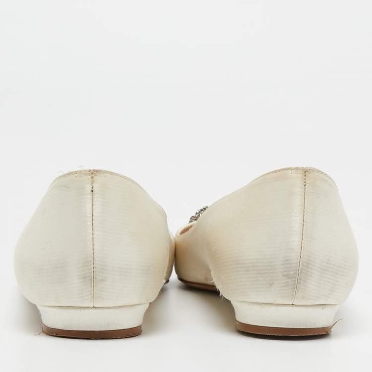 Pre Owned Manolo Blahnik Off-White Satin Hangisi Ballet Flats Size 37.5