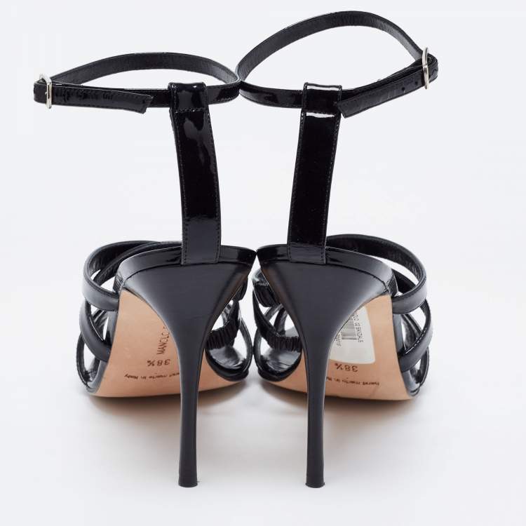 مملوكة مسبقًا Manolo Blahnik Black Patent Leather Cross Strap Open Toe Sandals Size 38.5
