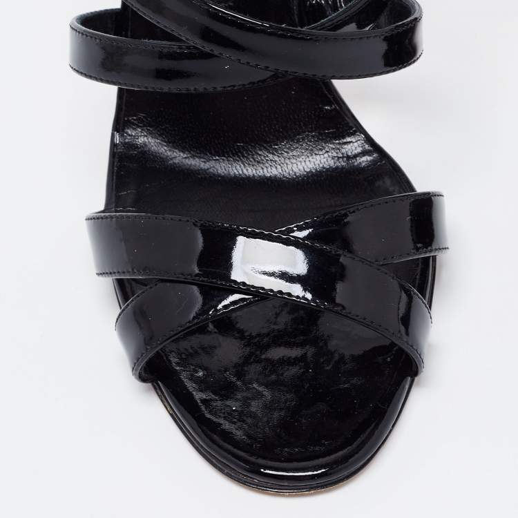 مملوكة مسبقًا Manolo Blahnik Black Patent Leather Cross Strap Open Toe Sandals Size 38.5
