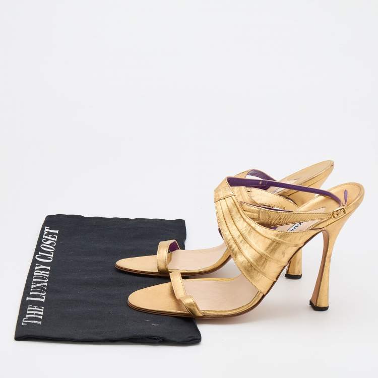 مملوكة مسبقًا Manolo Blahnik Gold Leather Ankle Strap Sandals Size 41