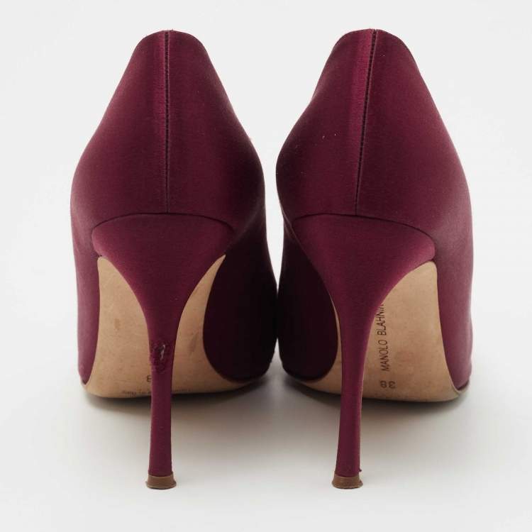 Pre Owned Manolo Blahnik Burgundy Satin Crystal Embellished Pumps Size 38