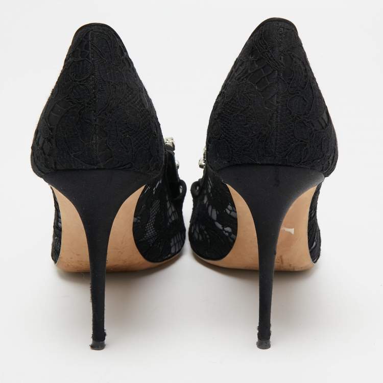 Pre Owned Manolo Blahnik Black Lace and Satin Borlak  Pumps Size 39.5