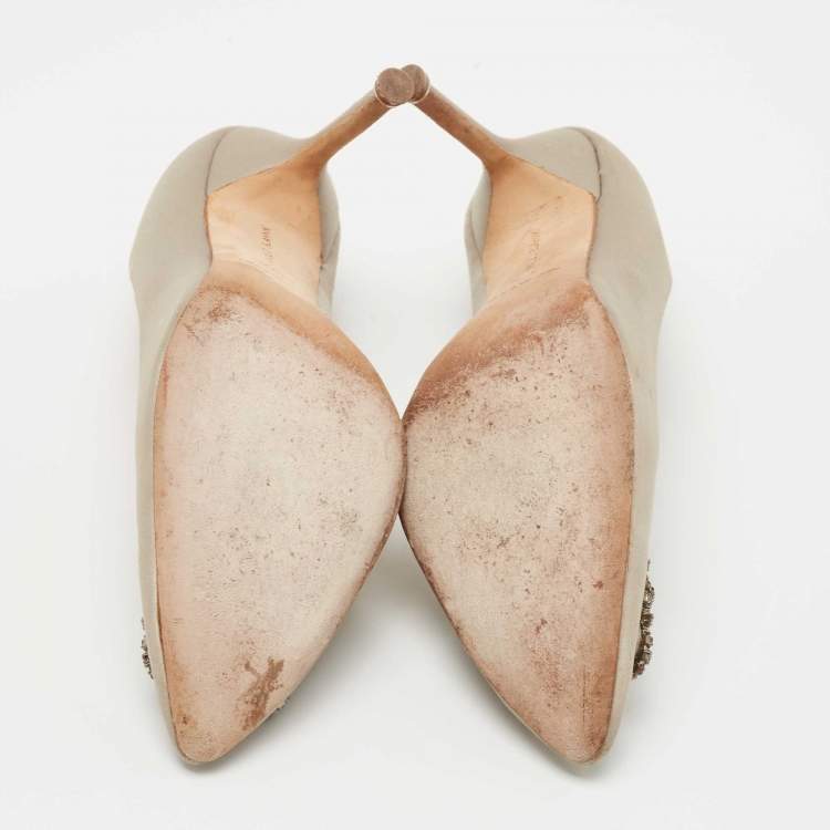 Pre Owned Manolo Blahnik Grey Satin Hangisi Pumps Size 39.5