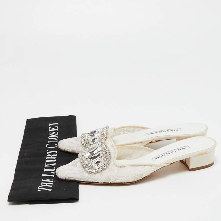 Pre Owned Manolo Blahnik White Lace Crystal Embellished Block Heel Pumps Size 37