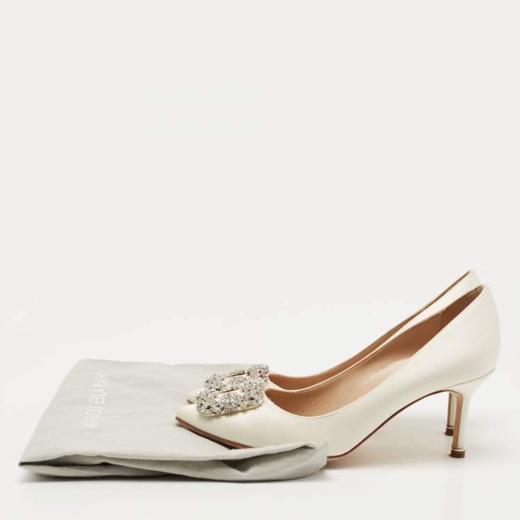 Pre Owned Manolo Blahnik Off White Satin Hangisi Pumps Size 37.5