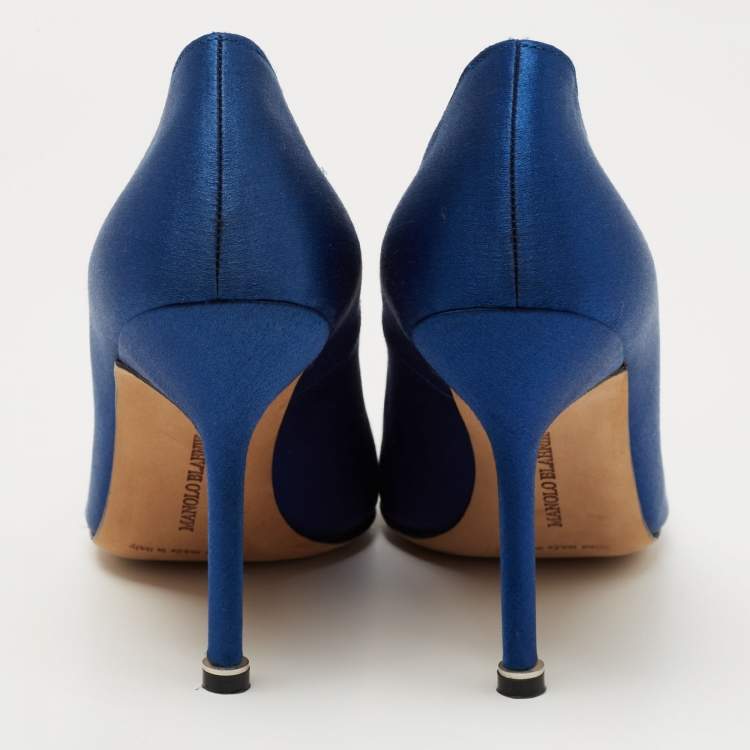 Pre Owned Manolo Blahnik Blue Satin Hangisi Pumps Size 37